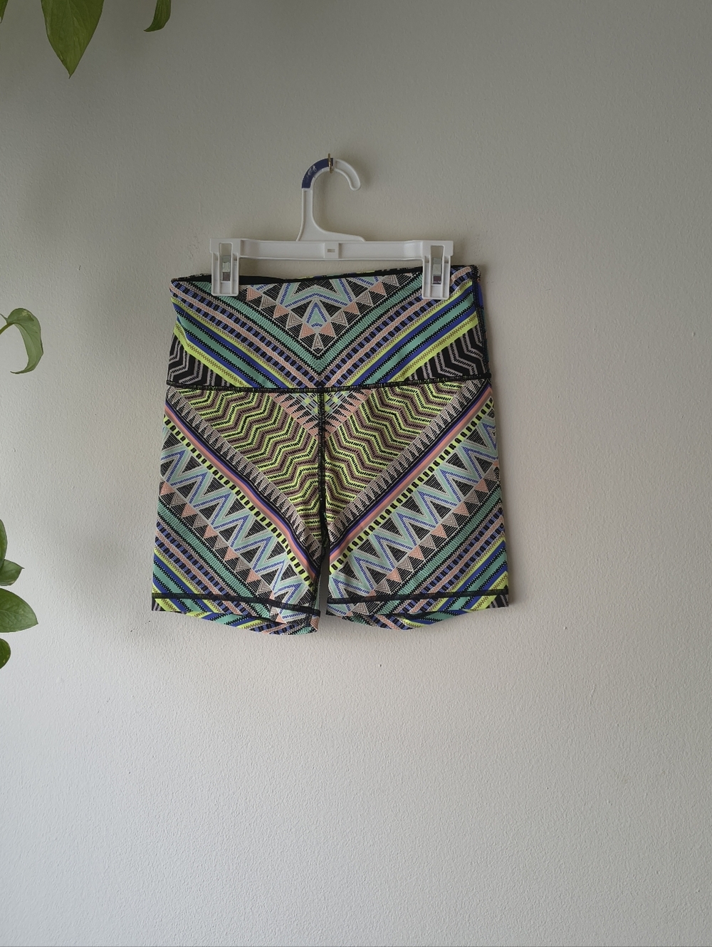 Victoria’s Secret VSX Sport The Ultimate High Rise Bike Shorts Aztec Geometric S